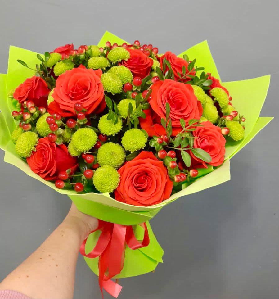 Букет цветов из: Хризантемы и Розы в Ковдоре