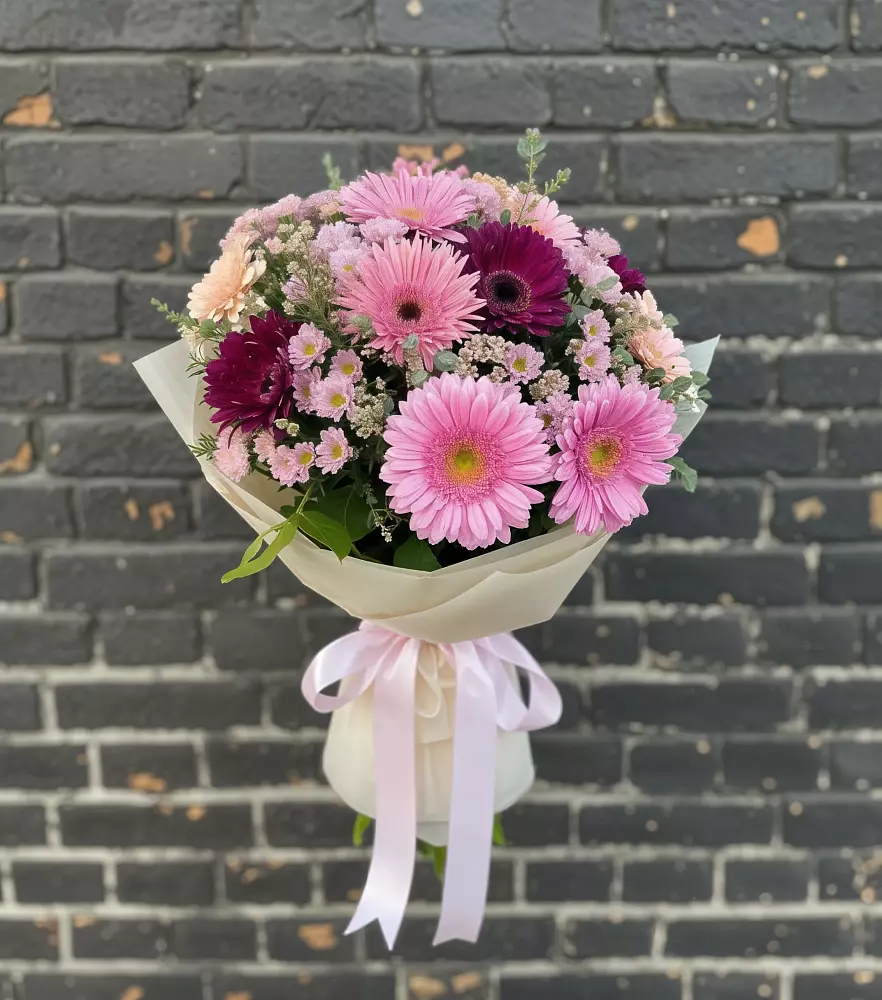 Букет цветов из: Герберы и Хризантемы в Ковдоре