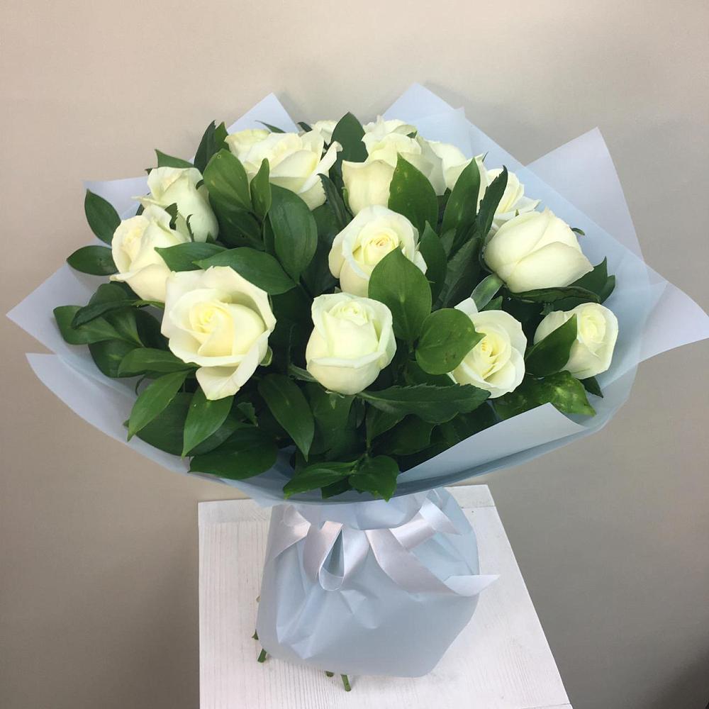 Букет 15 Белых роз Проуд в Ковдоре