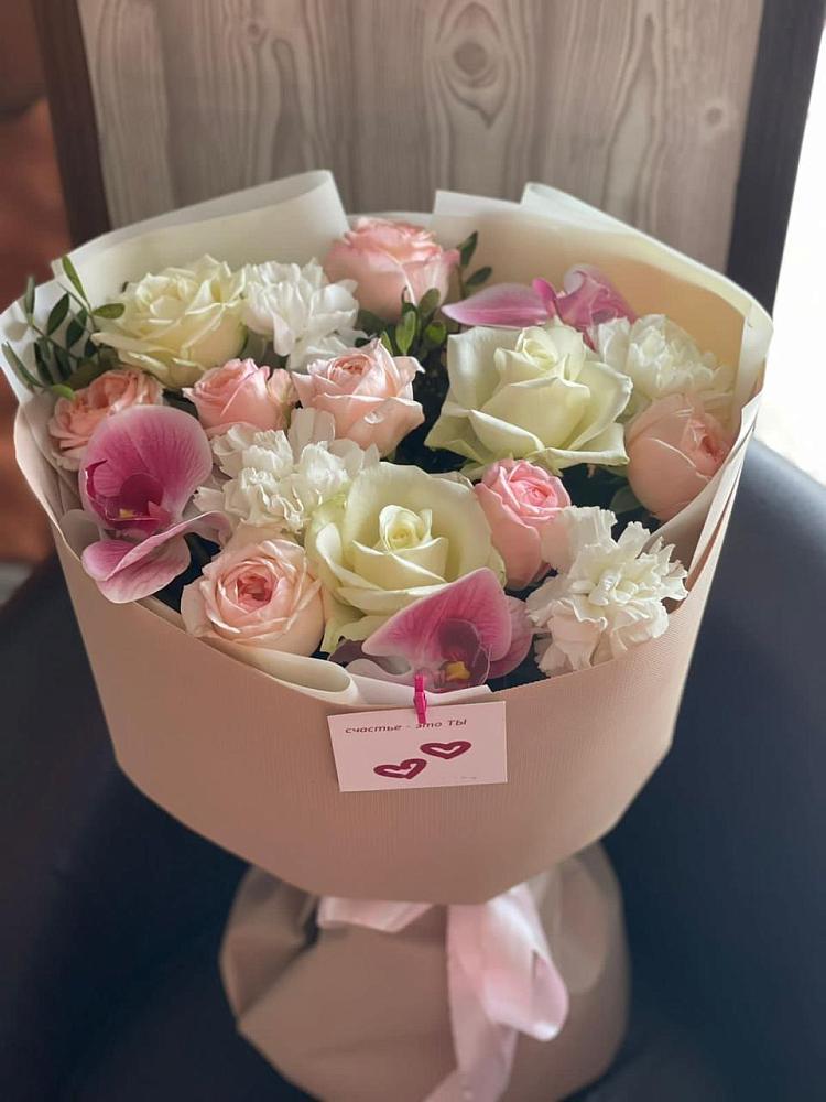 Букет цветов из: Орхидеи, Розы и Гвоздики в Ковдоре