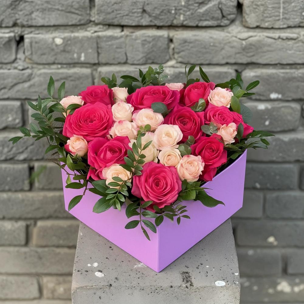 Цветочная композиция из Розы в коробке в Ковдоре