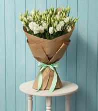 Букет цветов из:  Лизиантусы в Ковдоре