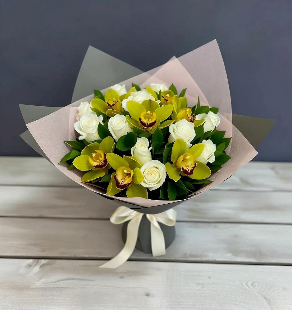 Букет цветов из: Орхидеи и Розы в Ковдоре