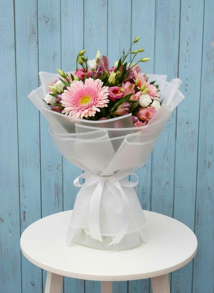 Букет цветов из: Герберы, Альстромерии и Лизиантусы в Ковдоре