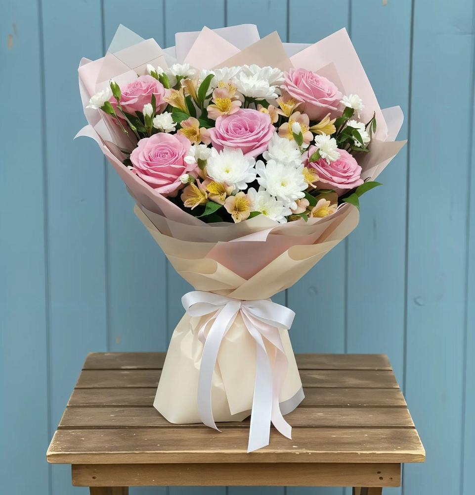 Букет цветов из: Гвоздики, Орхидеи и Розы в Ковдоре